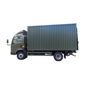 Camion utilitaire Howo à conduite à droite, 5 tonnes, caisse fermée, personnalisable avec hayon hydraulique relevable, camion de livraison de bananes - Product Image 1