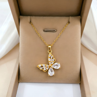 Collier pendentif papillon en cuivre Jeutelis pour femmes - Charme papillon couleur personnalisée, fabricant en gros