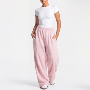 Completo da donna 2 pezzi: T-shirt a maniche corte e <span class=keywords><strong>pantaloni</strong></span> sportivi a vita alta a gamba larga con striscia laterale, casual e sportivo per lo street style - Product Image 2