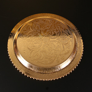 Grand plateau rond en fonte dorée de style vintage, écologique, pour desserts et fruits - Product Image 4