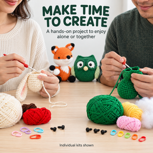 Cadeau d'entreprise haut de gamme : Figurine amigurumi artisanale en crochet pour bureau, idéal pour la reconnaissance des clients et des partenaires, et le branding. - Product Image 6