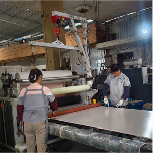 Painel de Parede Decorativo de PVC à Prova d'Água com Acabamento em Madeira e Metal, Painel de Parede Sem Costura para Hotéis - Product Image 3