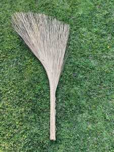 Balai en feuilles de coco fait main du Vietnam, balai naturel pour le nettoyage extérieur, idéal pour la terrasse, la voie d'accès, le jardin, fournisseur - Product Image 5