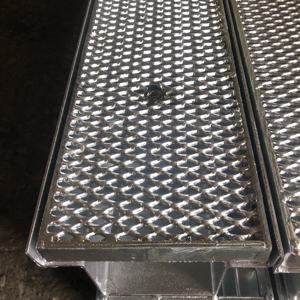 オーストラリアの伝統的な亜鉛メッキトレンチボックスグレーチング、耐久性のあるステンレス鋼の私道排水路 - Product Image 5