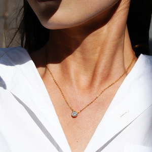 Trendy Flying Saucer Design Moissanite Diamante Mulheres Pingente Colar D Cor 0.5 1 quilate 925 Prata Banhado A Ouro Cadeia com Gra - Product Image 4