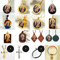 Collier Pendentif Catholique Jésus en Acier Inoxydable Plaqué Or 18K Personnalisé Sainte Marie Chrétienne Porte-Bonheur avec Chaîne Glamour – Vente en Gros