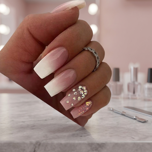 Kit d'ongles français artificiels réutilisables en ABS, courts à moyens, couvrance totale, pré-dessinés, à poser soi-même, décoratifs avec strass, faciles à appliquer - Product Image 3