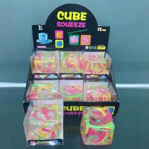 Juguete Antiestrés de Goma Suave en Forma de Cubo, Juguete Sensorial para Aliviar el Estrés y la Ansiedad - Product Image 2