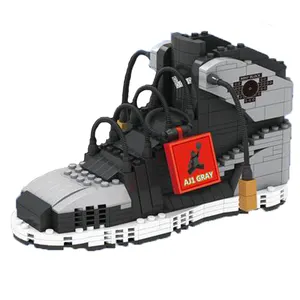 Chaussure de sport modèle blocs brosse pot Mini + building block (589PCS) articles D'ameublement en plastique mini blocs de construction 3.6mm - Product Image 1