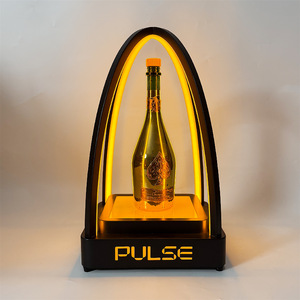 Support à vin lumineux LED en forme d'As de Pique, jaune, présentoir de bar éclairé, utilisation moderne pour les fêtes - Product Image 2