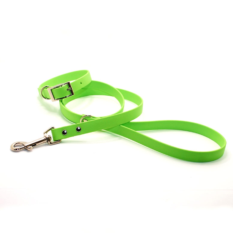 สีเขียว