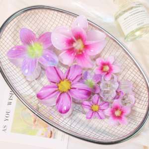 Juego de Pinzas para el <span class=keywords><strong>Cabello</strong></span> con Flores de Plumeria Vibrantes Impresas con UV de 8 cm y 4 cm, Accesorios Florales de Frangipani Pequeños y Grandes para Mujeres y Niñas - Product Image 3