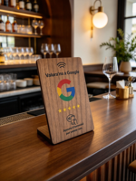 Carte NFC en bois 13,56 MHz avec code QR pour avis Google, support en PVC rigide avec logo personnalisé, étiquette NFC activée par le simple passage du téléphone, carte d'avis Google