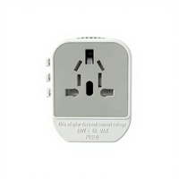 Adaptador de Viaje Universal 3 en 1 Blanco para EE. UU./Reino Unido/UE con Puertos USB-A y USB-C, Material de PC, Salida CC/CA