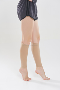 Beili - Mangas <span class=keywords><strong>de</strong></span> Compresión Graduada para Rodilla y Pantorrilla, Transpirables, <span class=keywords><strong>de</strong></span> 23-32 mmHg, para Aliviar los Síntomas <span class=keywords><strong>de</strong></span> la Estasis Venosa - Product Image 4