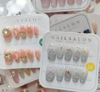 Precio bajo al por mayor 10 piezas de prensa en las uñas diseños de uñas hechos a mano al azar estilos mixtos puntas de uñas largas cortas para niñas