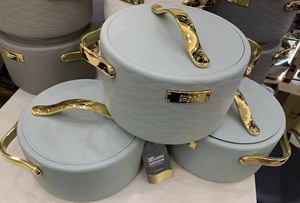 Juego de Recipientes Térmicos Aislados con Diseño Acolchado de Lujo, 1.5L 2L 2.5L, Olla Térmica con Plato de Metal Dorado para Regalo de Boda - Product Image 4