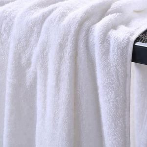 Serviette de toilette et de visage luxueuse en coton 100% pur blanc 500gsm 600gsm pour usage hôtelier - Product Image 3