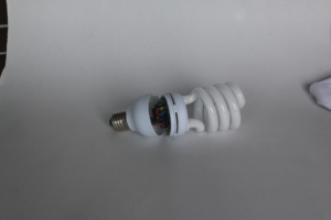 Ampoule fluorescente E27 CFL à demi-spirale, produit à économie d'énergie - Product Image 2