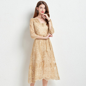 Vestido de encaje de lujo ligero de alta gama Fiesta ODM <span class=keywords><strong>para</strong></span> <span class=keywords><strong>mujeres</strong></span> de talla grande Ligeramente gordito <span class=keywords><strong>para</strong></span> banquetes Bodas Vestido de novia de la madre - Product Image 3