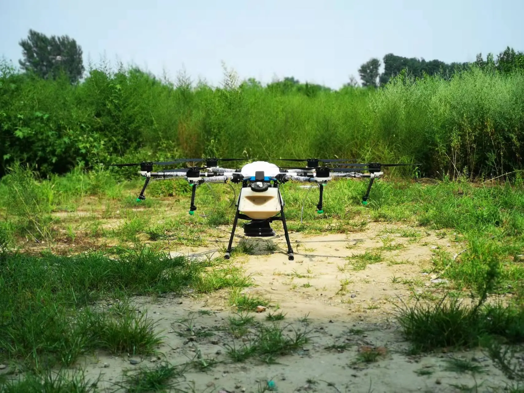 Drone Sprayer Pesticide Spraying Drone 16L Payload Auto Takeoff 2022 New Design High Efficient Drone Agriculture Sprayer