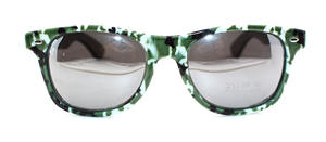 Estilo clásico patrón de camuflaje de marco de plástico gafas de sol de bambú-pierna gafas de sol unisex - Product Image 4