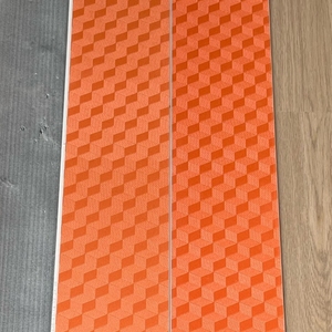 Trung Quốc Nhà sản xuất nhà máy bán buôn sang trọng Vinyl tấm ván sàn ixpe không thấm nước hạt gỗ PVC bấm vào khóa SPC sàn cho phòng tập thể dục - Product Image 3