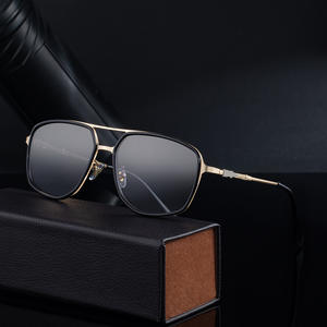 Lunettes de soleil carrées pour hommes Cy-98378, monture en métal, protection UV400, classe 2, pare-soleil noir en plastique et métal pour usage extérieur - Product Image 5