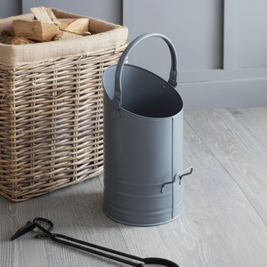 Seau à charbon en fer de style vintage robuste avec poignée robuste, parfait pour transporter le charbon de bois et le charbon dans les cheminées - Product Image 1