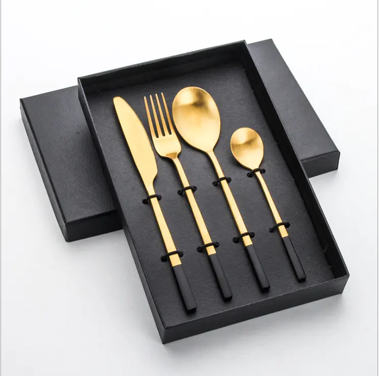 Nouveau Design plaqué or revêtement PVD acier inoxydable service de couverts couteau cuillère fourchette couverts colorés avec boîte