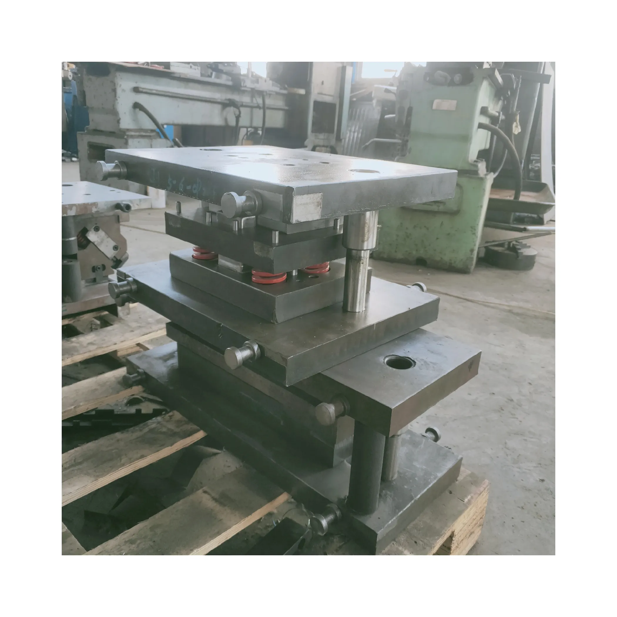 China fabricante máquina de dobra para moldes de estampagem de metal de aço inoxidável die metal pressa de estampagem