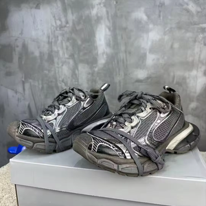 Chaussures de sport épaisses pour femmes de qualité supérieure, nouveaux styles, baskets décontractées, chaussures de marche de créateur, chaussures de sport pour hommes - Product Image 1