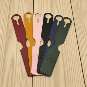 Étiquettes de bagage personnalisables en PU pour valise de voyage, cartes nominatives pour avion, étiquettes anti-perte avec logo personnalisé, ensemble d'étiquettes de bagage pour cadeau de voyage - Product Image 1
