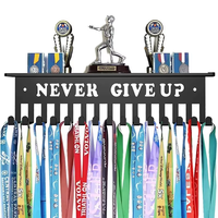 Support mural personnalisé en métal pour l'organisation de médailles, trophées sportifs et emballages cadeaux en papier