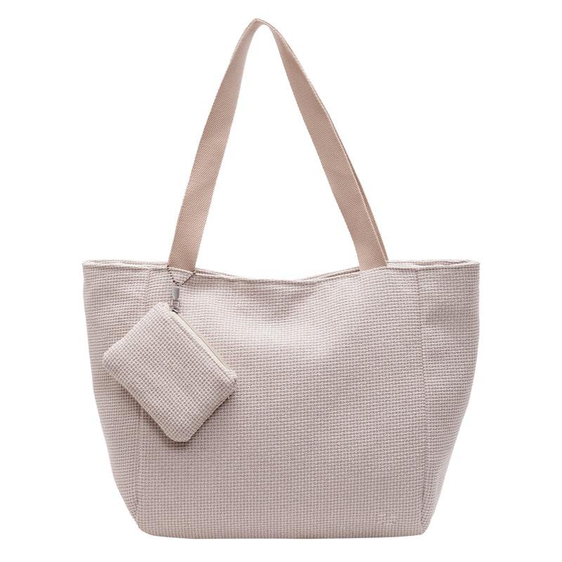 สีขาวนวล