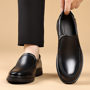 Black Leather Slip-On Loafers <b>For</b> <b>Men</b> Low <b>Heel</b> Comfortable Business Casual Shoes Standard Thickness Rubber Outsole - Product Image 4