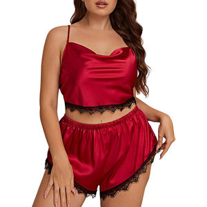 Ensemble de vêtements de nuit en soie satinée thermique pour femmes avec camisole et short offrant confort et un attrait féminin intemporel - Product Image 1