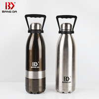 Grande taille isolée sous vide peut être avec poignée Ss bouteilles d'eau double paroi en acier inoxydable 304 avec cuivre 1.5L Camping CLASSIC