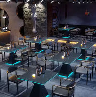 Collection de meubles de bar professionnels à LED, table basse en acrylique avec éclairage latéral, table et chaises VIP lumineuses imperméables pour pub KTV
