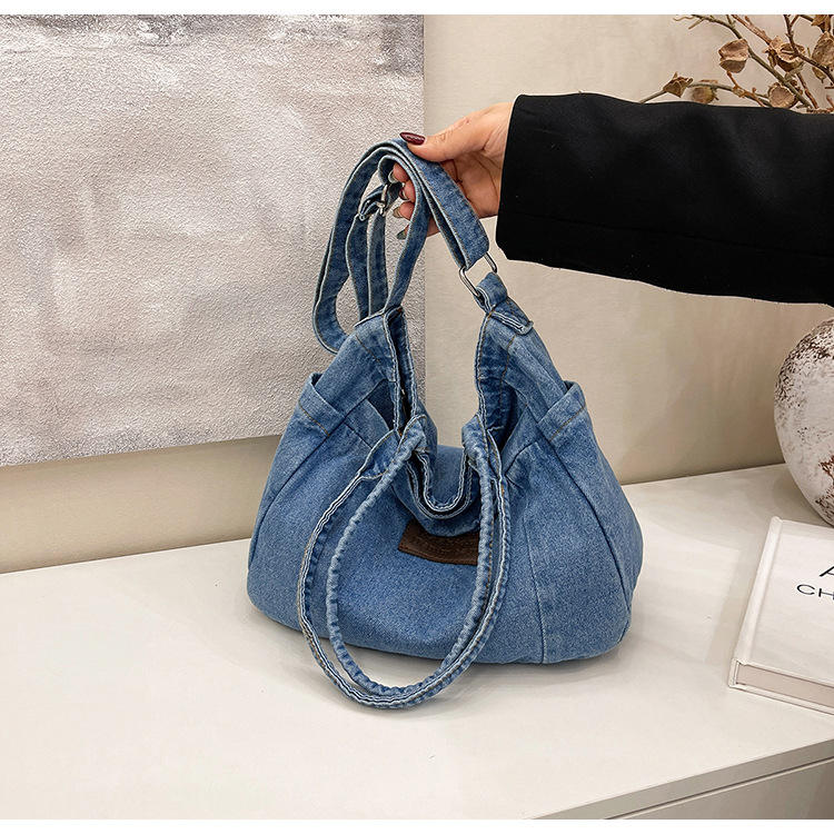 สีฟ้าอ่อน