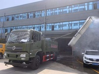Camion de nettoyage insonorisé pour panneaux photovoltaïques, panneaux solaires, panneaux PV, composants de panneaux solaires et barrières de protection murales de tunnels