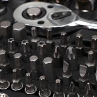 Ensemble d'outils à main en acier personnalisable de 151 pièces pour la réparation automobile avec emballage de boîtier OEM pour une utilisation en atelier