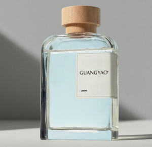Flacone per Fragranze Semplice in <span class=keywords><strong>Vetro</strong></span> Quadrato Cilindrico 100 <span class=keywords><strong>ml</strong></span> <span class=keywords><strong>200</strong></span> <span class=keywords><strong>ml</strong></span> con Tappo Rotondo Personalizzabile - Product Image 1