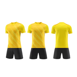Maglia da Calcio Personalizzata per Uomo, Design su Misura, Alta Qualità, Nuova Moda con Numero della Squadra - Product Image 1