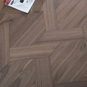 Parquet en bois de noyer multicouche T&G de 18 mm, résistant au feu et aux taches, grade ABC, conforme à la norme EN717-1, pour hôtels de luxe - Product Image 2