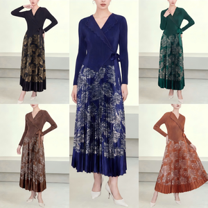 Damen Jacquard <span class=keywords><strong>Blazer</strong></span> Midikleid Langarm Strass-Taille Miyake Plissiertes Kleid Büro Formelles Abendkleid Luxus-Kleid OEM Maßanfertigung - Product Image 4