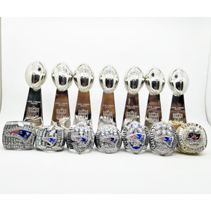 Anillo y Trofeo del Campeonato <span class=keywords><strong>de</strong></span> los New England Patriots <span class=keywords><strong>de</strong></span> Tom Brady con Caja <span class=keywords><strong>de</strong></span> Exhibición, Artesanías Deportivas para Fanáticos del Fútbol Americano, <span class=keywords><strong>Copa</strong></span> <span class=keywords><strong>de</strong></span> Trofeo - Product Image 1