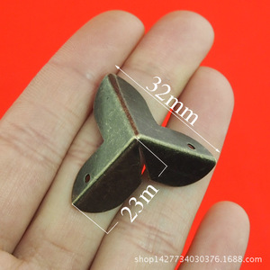 ตัวป้องกันมุม 23 มม. เหล็กคาร์บอนสไตล์โบราณ สำหรับตู้ไวน์และเฟอร์นิเจอร์ - Product Image 1