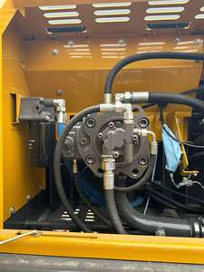 Prix direct usine – Mini-excavatrice sur chenilles d'occasion XE215C avec moteur diesel Cummins, système hydraulique, pompe, boîte de vitesses et roulement à vendre - Product Image 4