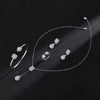 Parure de bijoux en zircon plaqué argent avec pendentif à pampilles, collier, boucles d'oreilles, bague et bracelet